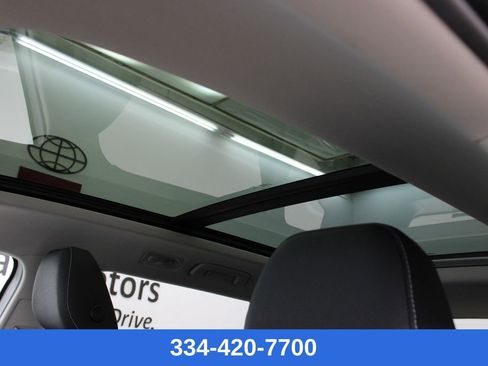 New 2026 Volkswagen Taos SE image 11