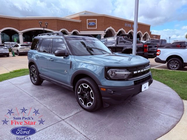 Certified 2022 Ford Bronco Sport Outer Banks w/ Tech Package AWD/4WD image 1