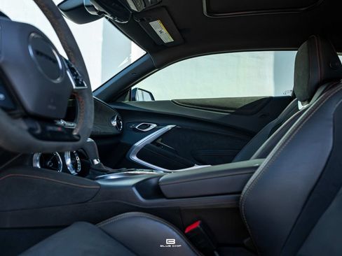 Used 2022 Chevrolet Camaro ZL1 RWD image 9