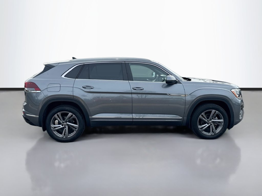 Used 2024 Volkswagen Atlas Cross Sport SEL R-Line AWD/4WD image 8