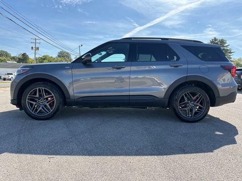 Used 2025 Ford Explorer ST-Line w/ ST-Line Street Pack image 13