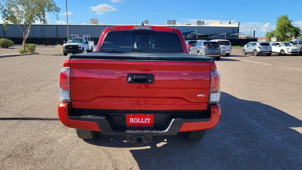 Used 2020 Toyota Tacoma Limited RWD image 10