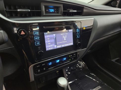 Used 2019 Toyota Corolla LE w/ Carpet Mat Package (TMS) FWD image 10