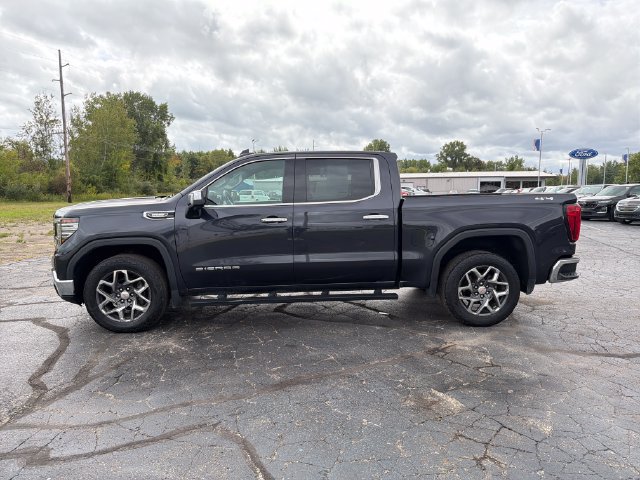 Used 2022 GMC Sierra 1500 SLT AWD/4WD image 3
