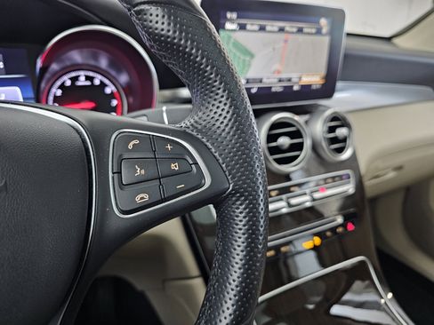 Used 2018 Mercedes-Benz GLC 300 4MATIC image 41