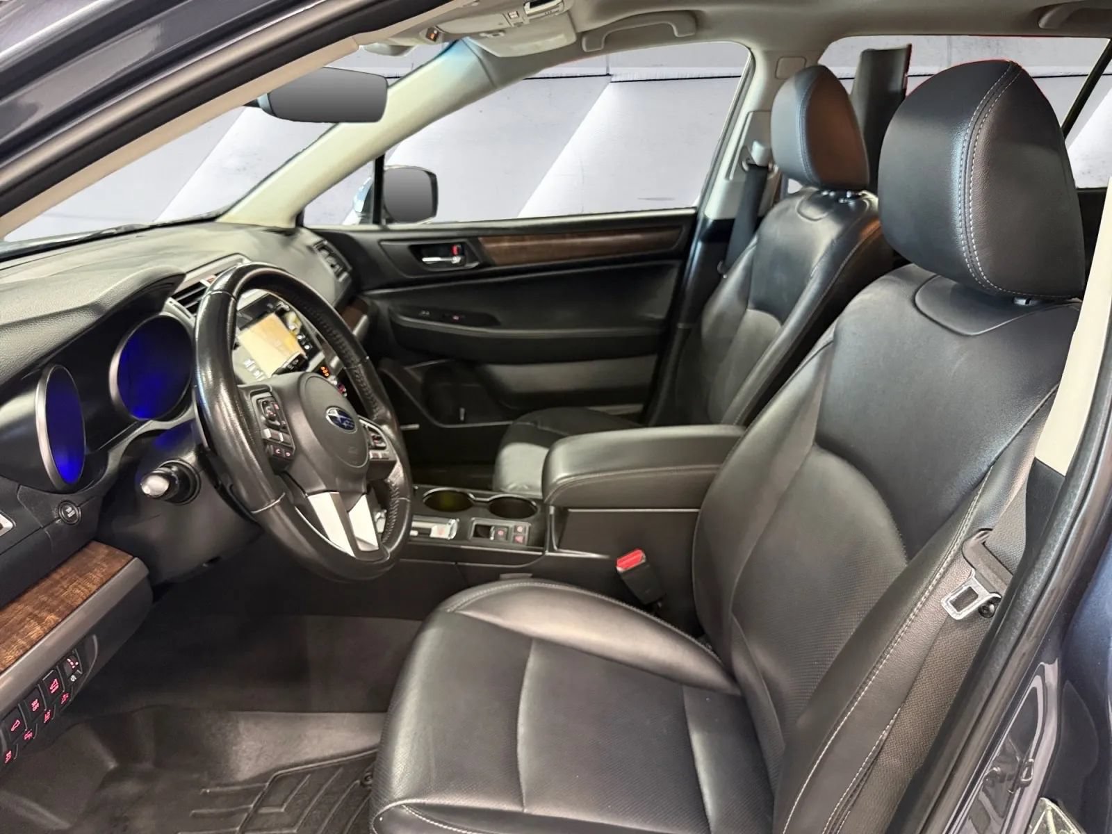 Used 2017 Subaru Outback 3.6R Limited AWD/4WD image 16