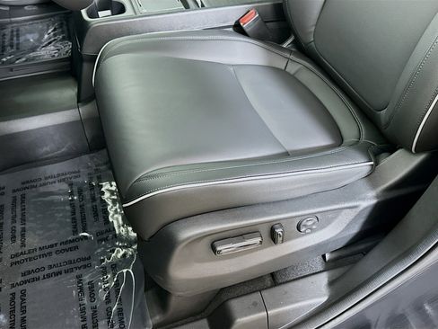 New 2026 Honda Odyssey Touring image 19