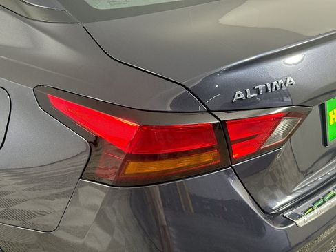 Used 2020 Nissan Altima 2.5 SV FWD image 36