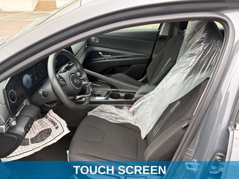 Used 2025 Hyundai Elantra SEL FWD image 8