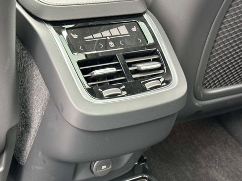 Certified 2024 Volvo XC90 B6 Ultimate w/ Lounge Package image 22