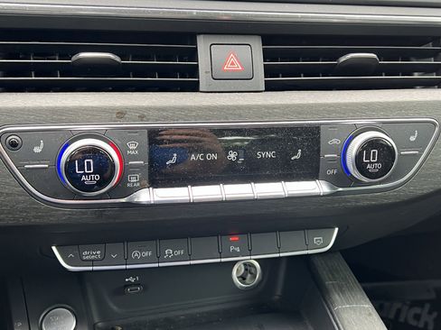 Used 2019 Audi A4 2.0T Premium FWD image 30