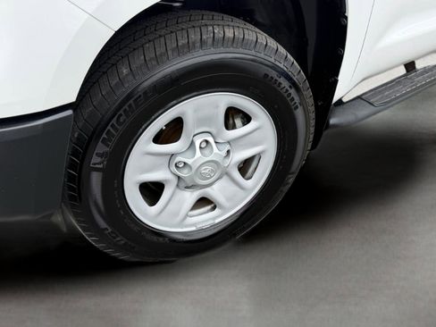 Used 2018 Toyota Tundra SR image 8