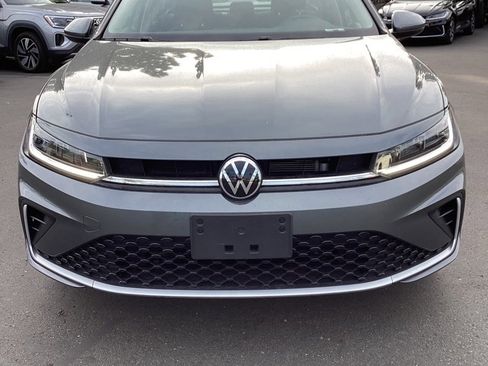 Used 2025 Volkswagen Jetta S image 4