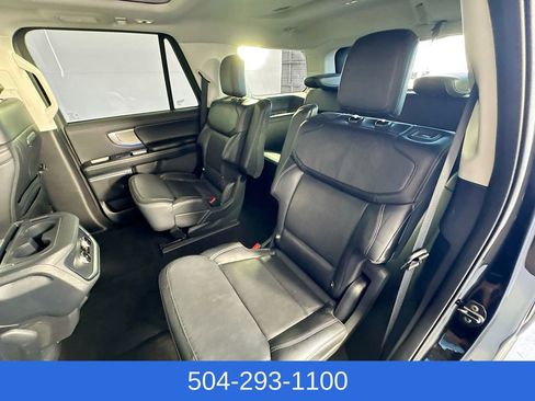 Used 2025 Ford Expedition Platinum AWD/4WD image 28