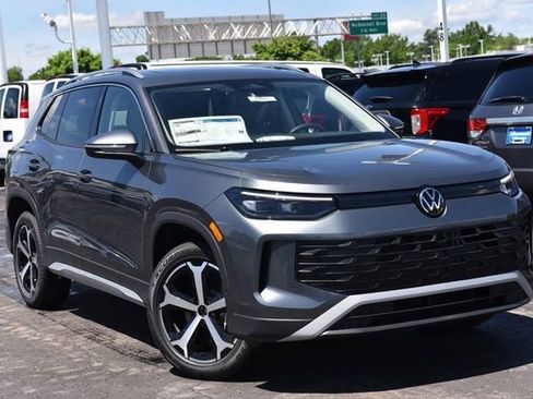 New 2026 Volkswagen Tiguan SE AWD/4WD image 2