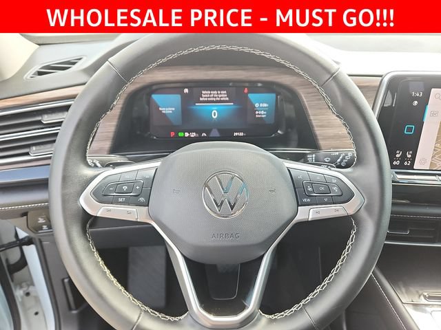 Used 2025 Volkswagen Atlas SEL AWD/4WD image 15