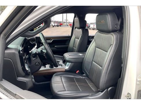 Used 2022 Chevrolet Silverado 1500 High Country w/ Technology Package AWD/4WD image 26