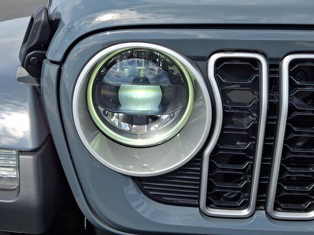 Used 2024 Jeep Wrangler Unlimited Sahara w/ Technology Group AWD/4WD image 9