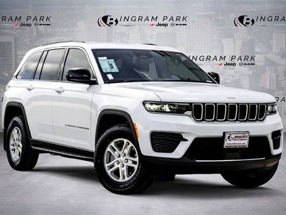 New 2025 Jeep Grand Cherokee Laredo w/ Luxury Tech Group I