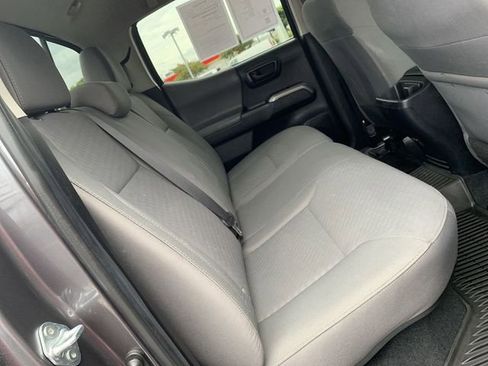 Used 2022 Toyota Tacoma SR5 w/ Technology Package AWD/4WD image 12