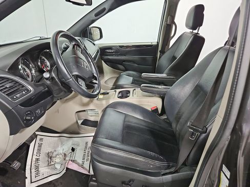 Used 2018 Dodge Grand Caravan SXT image 10