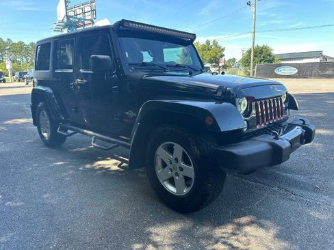Used 2014 Jeep Wrangler Unlimited Sport AWD/4WD image 6