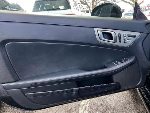 Used 2019 Mercedes-Benz SLC 300 image 22