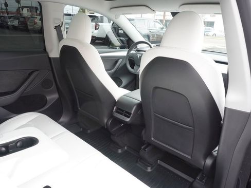 Used 2024 Tesla Model Y Long Range image 8