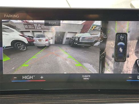 Used 2023 BMW X7 M60i w/ Executive Package image 30