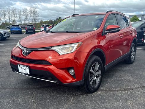 Used 2016 Toyota RAV4 XLE AWD/4WD image 3