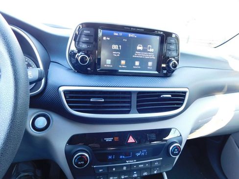 Used 2019 Hyundai Tucson Sport image 9