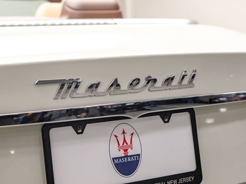 Used 2013 Maserati GranTurismo Sport RWD image 43