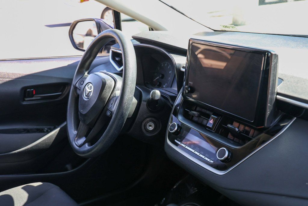 Used 2025 Toyota Corolla LE FWD image 20