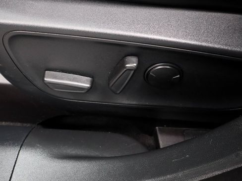 Certified 2025 Ford Escape Platinum image 25