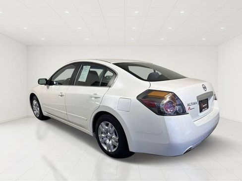 Used 2011 Nissan Altima 2.5 S FWD image 4