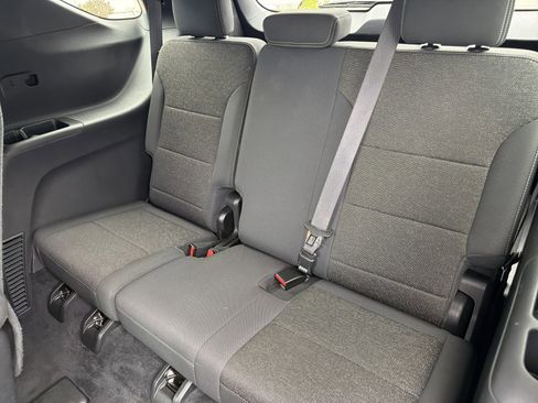 Used 2024 Chevrolet Traverse LT AWD/4WD image 9