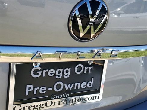 Used 2023 Volkswagen Atlas SE image 33