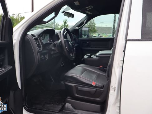 Used 2024 RAM 3500 Tradesman w/ Chrome Appearance Group AWD/4WD image 24
