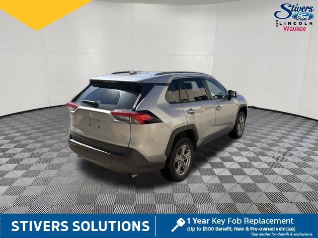 Used 2022 Toyota RAV4 XLE AWD/4WD image 6