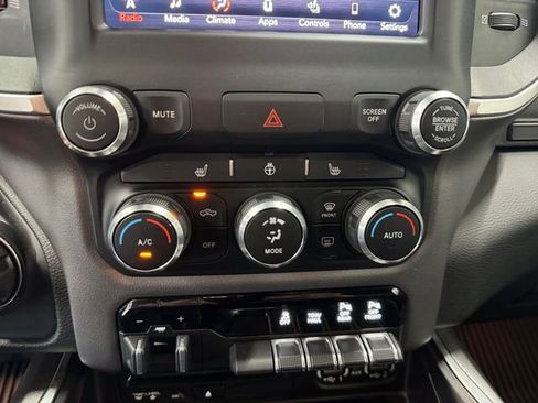 Used 2019 RAM 1500 Big Horn AWD/4WD image 3