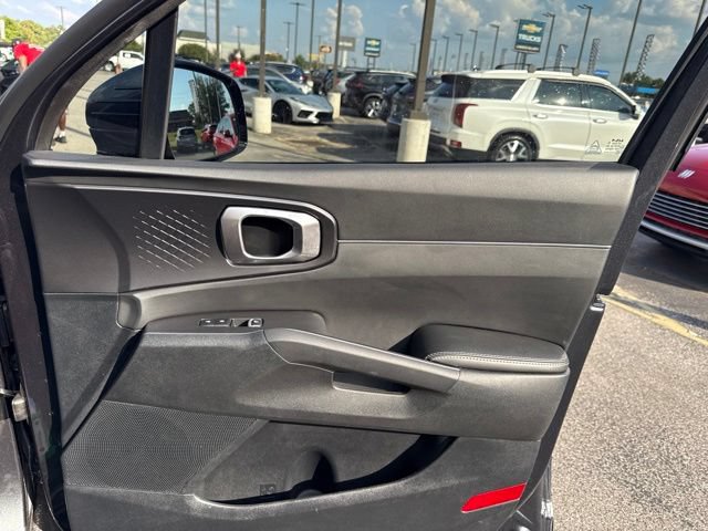 Used 2024 Kia Sorento LX FWD image 31