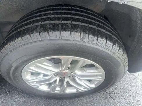 Used 2024 GMC Yukon SLT image 21