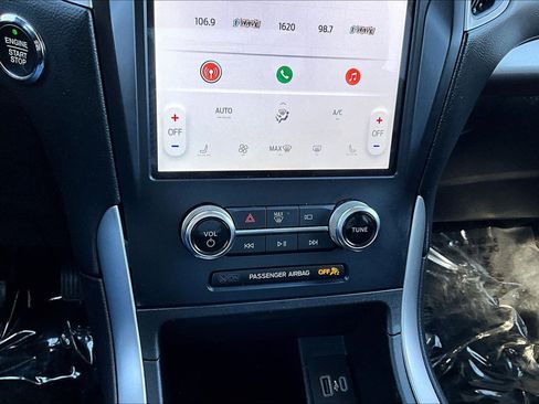 Used 2024 Ford Edge SEL image 15