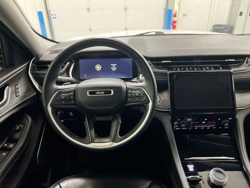 Used 2022 Jeep Grand Cherokee L Limited AWD/4WD image 11