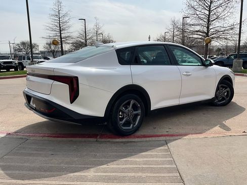 Used 2025 Kia K4 LXS image 6