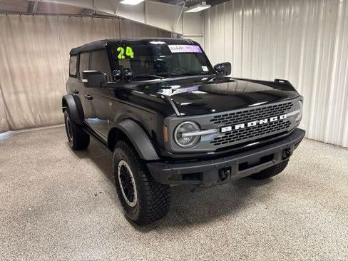 Used 2024 Ford Bronco Badlands AWD/4WD image 3