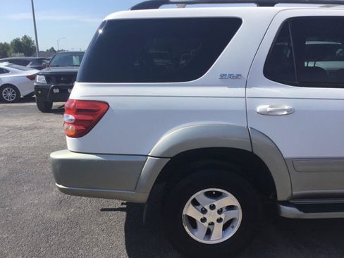 Used 2004 Toyota Sequoia SR5 RWD image 15