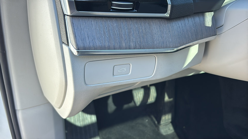 Certified 2024 Volvo XC90 B6 Plus AWD/4WD image 15