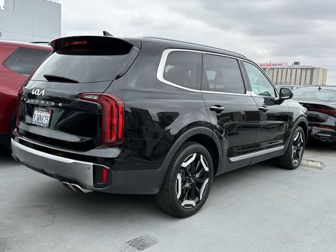 Certified 2024 Kia Telluride S FWD image 5