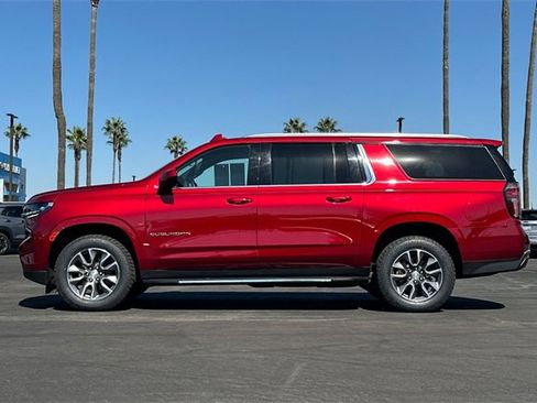 Used 2023 Chevrolet Suburban LS w/ Driver Alert Package image 7